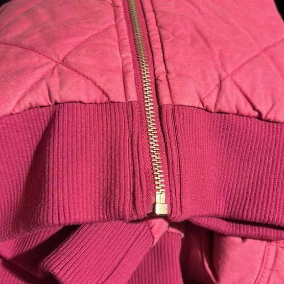 Women’s Woven quilted bomber jacket color vibrant pink NWT - Picture 7 of 11